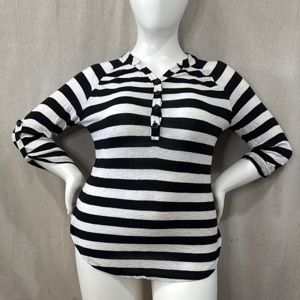 Pleione Black and White Fitted Buttoned Polo Blouse
